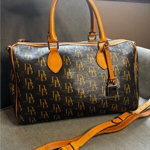 Dooney & Bourke 1975 Monogram Classic Satchel- Boston Barrel Bag!💜